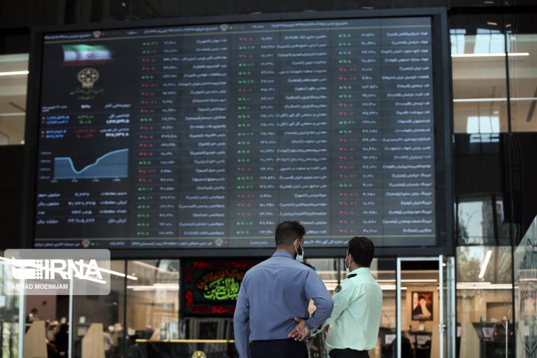 حرکت بورس به سوی کانال ۱.۵ میلیون واحدی/رشد ۳۰ هزار پله‌ای شاخص