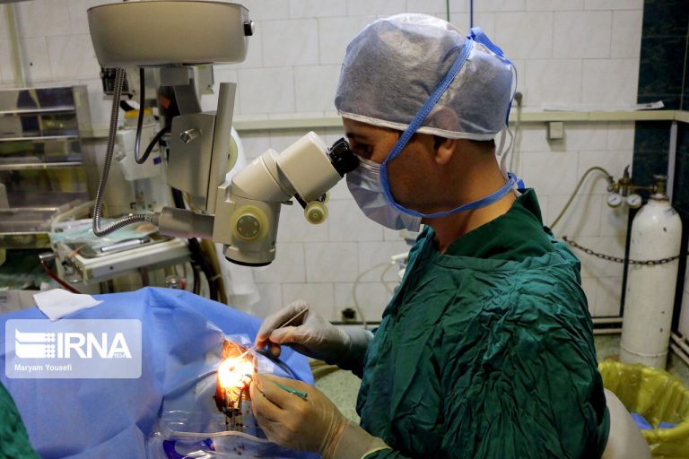 آیا جراحی لیزیک چشم و حذف عینک برای همه افراد مفید است؟