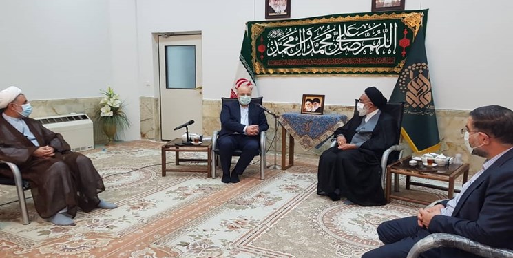 آیت الله سعیدی: رفع مشکلات معیشت مردم مهمترین موضوع است/ دشمن از اتحاد سران قوا ناراحت است