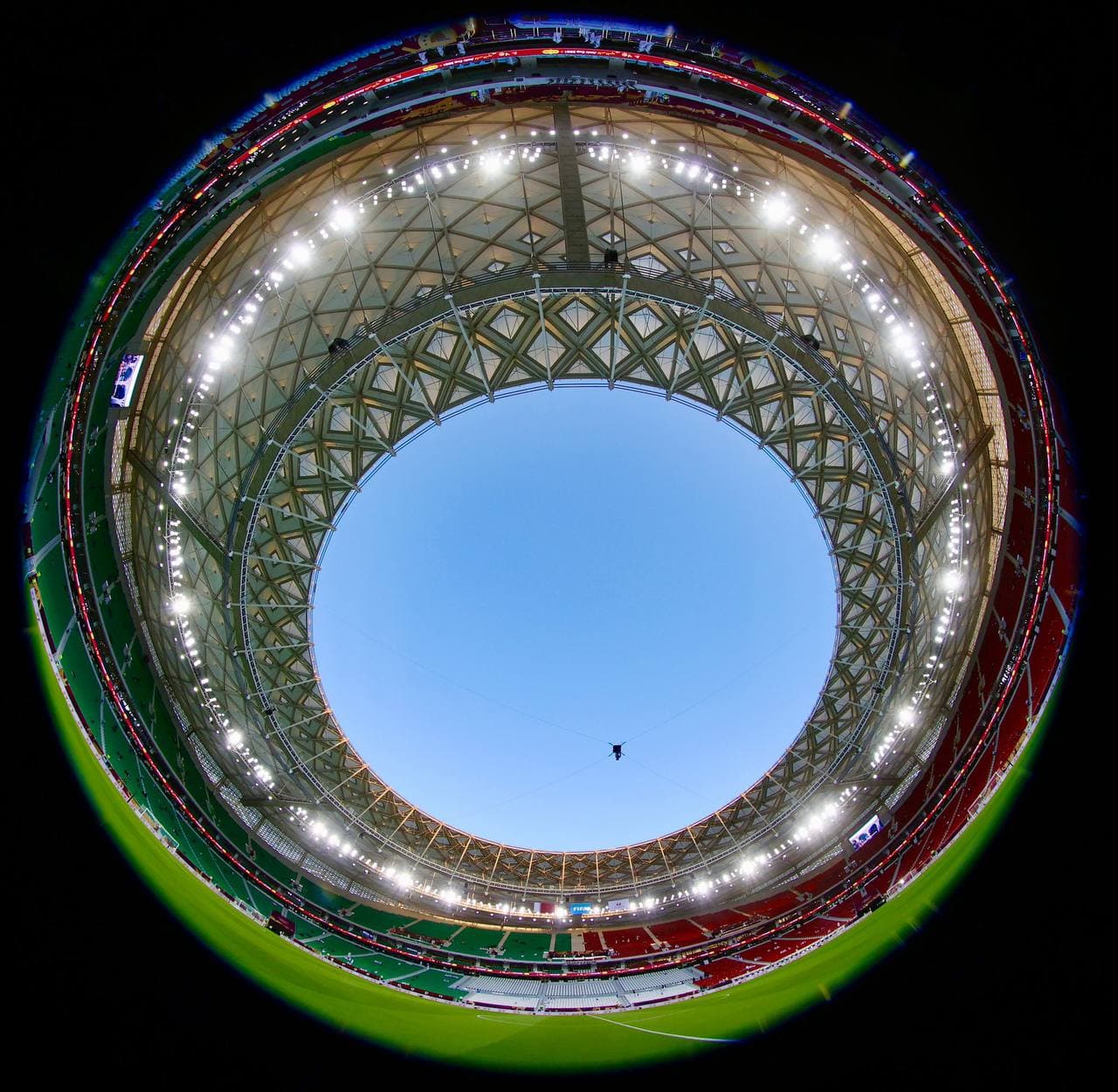 افتتاح باشکوه پنجمین ورزشگاه جامجهانی در شب باخت شجاع!/عکس