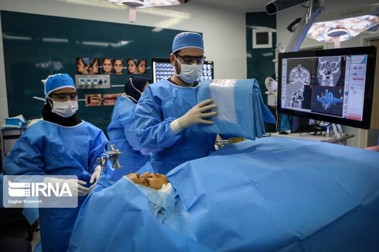 خدمات زیبایی توسط پزشکان مورد تایید وزارت بهداشت انجام شود