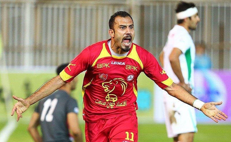 مرد بیوفای فوتبال ایران/عکس