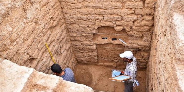 کشف کتیبه تاریخی در تپه ریوی آشخانه