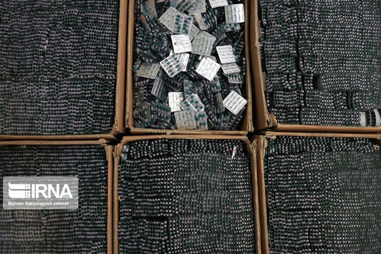 کشف ۵۲ قلم داروی قاچاق و کمیاب از یک داروخانه در کرمان