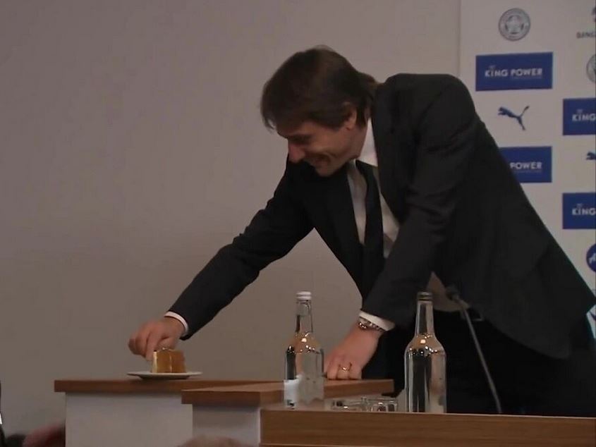 شیطنتها و دیوانگیهای یک مربی!/عکس