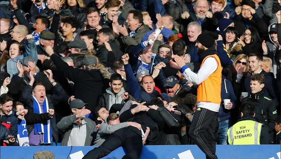 شیطنتها و دیوانگیهای یک مربی!/عکس