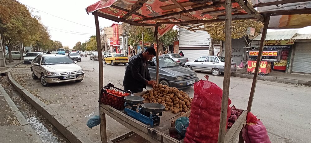 قهرمان جهان و المپیک:5 سال است دستفروشی میکنم!/عکس