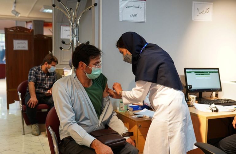 وزارت بهداشت:‌ واکسن‌های تزریق شده در کشور از ۱۰۰ میلیون دز گذشت
