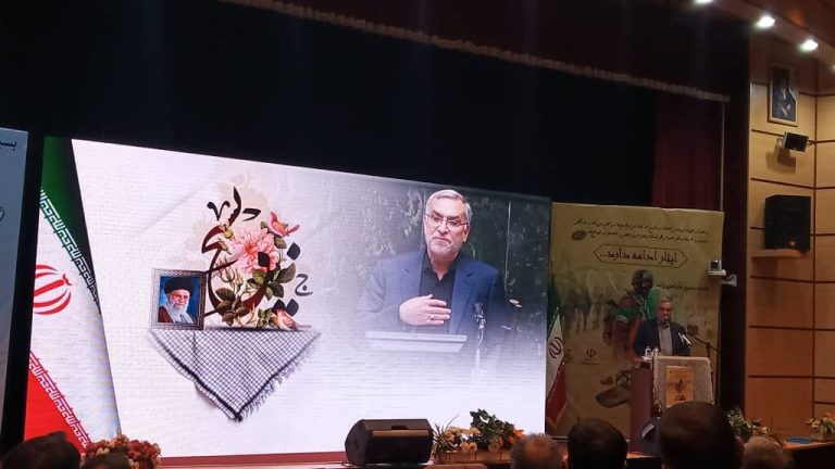 وزیر بهداشت: پوشش وسیع واکسیناسیون با کمک بسیج بینظیر است