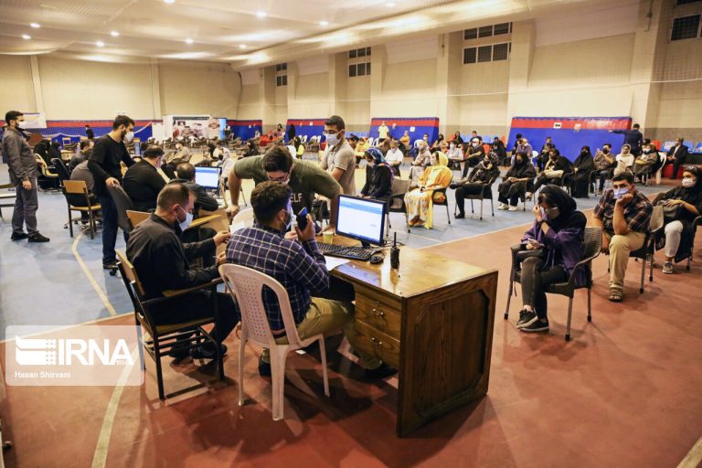 استقبال از دُز سوم دلیل شلوغی پایگاههای واکسیناسیون است