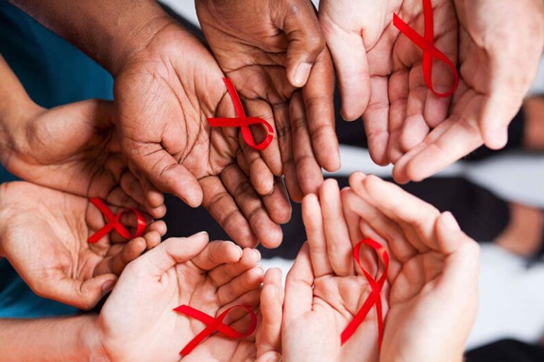 افرادی که خدمات ضروری HIV دریافت نمیکنند را تحت پوشش قرار دهید