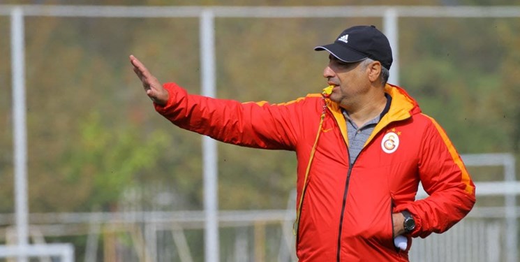 الهامی: زمین ساری بدترین زمین تاریخ لیگ برتر است/ حاضرم ۳۰۰ میلیون از قراردادم را برای ترمیم ورزشگاه وطنی بدهم