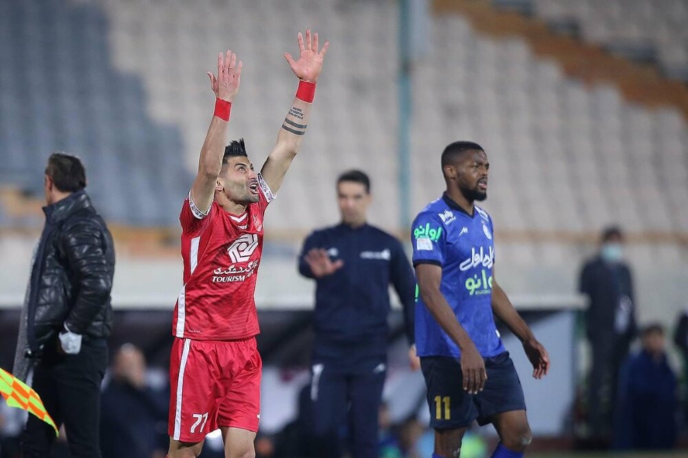 بازیکن پرسپولیس قربانی دوربینهای ورزشگاه/عکس