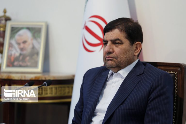 تأکید معاون اول رییس جمهوری بر حمایت از تولیدکنندگان داخلی واکسن کرونا