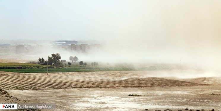 دریاچه ارومیه بزرگترین کانون گرد و غبار در منطقه/ ممنوعیت مجوز برداشت نمک از بستر دریاچه ارومیه