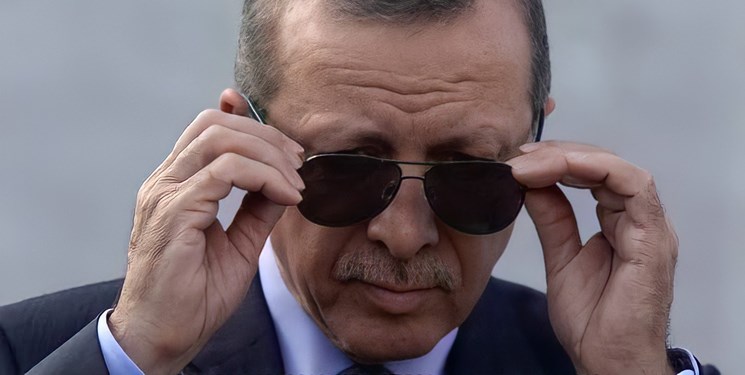 رسانه ترکیه‌ای: اردوغان حقوق خود را در بحبوحه بحران اقتصادی، افزایش داد
