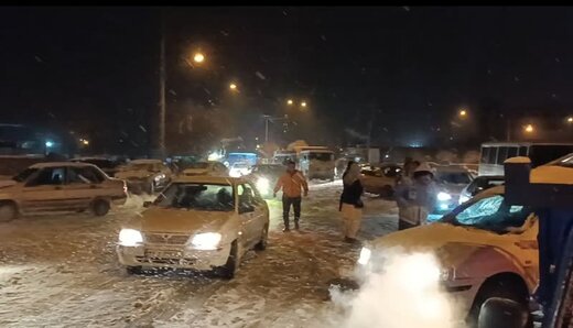 اسکان مسافران گرفتار در برف در شهرستان فریمان