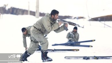تصاویر دیدنی از رزمایش و تیراندازی در برف تکاوران ارتش؛ «تیپ نوهد»