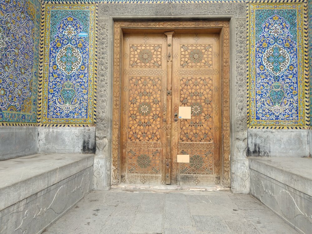 مرمتی عجیب در مسجد تاریخی سید اصفهان!