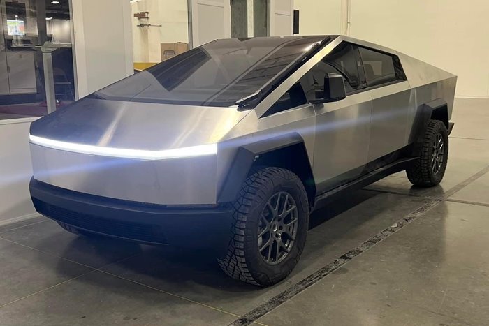 ببینید | این وانتها روی دست "سایبرتراک" تسلا میزنند!