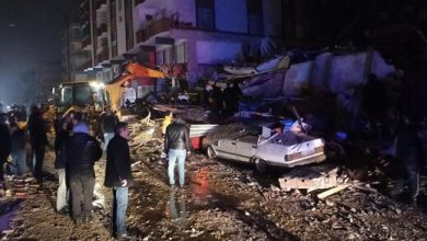 ببینید | لحظه فاجعه‌بار ریزش یک ساختمان در حین عملیات نجات روی آنتن زنده شبکه ترکیه