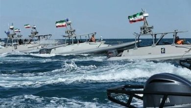فرمانده نیروی دریایی سپاه: آمریکایی‌ها می‌گویند، قایق‌های تندرو ایران ما را «مسخره» می‌کنند / آنها ناوهای هواپیمابر خود را از منطقه «خارج» کردند
