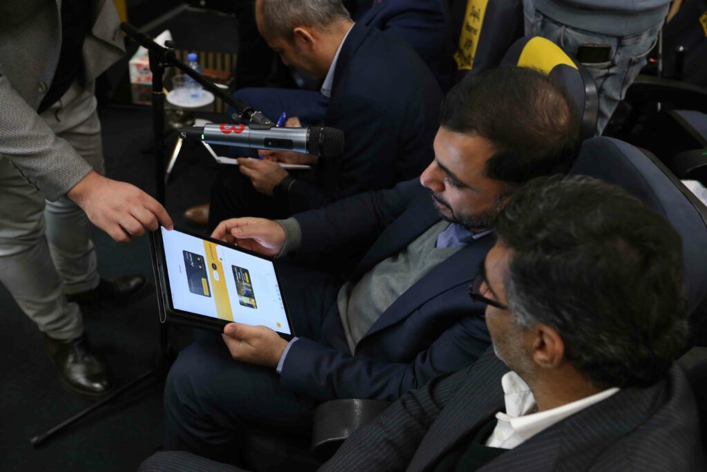 وزیر ارتباطات چهارصدمین سایت 5G ایرانسل را افتتاح کرد / تأکید زارع‌پور بر نقش‌آفرینی فعال ایرانسل در توسعه اینترنت اشیا