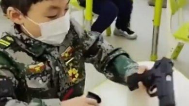 کودکان چینی دست به اسلحه شدند/ واکنش گسترده در آمریکا