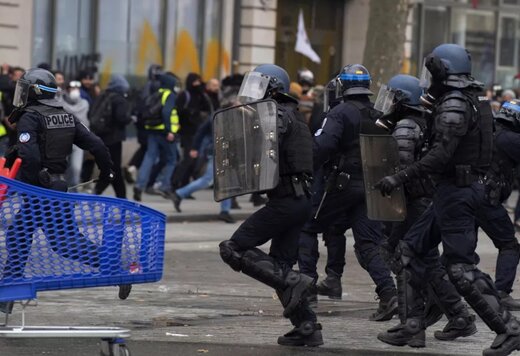 معترضان در فرانسه خواستار خروج فرانسه از ناتو شدند+ تصاویر