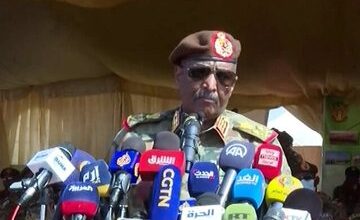 البرهان: نیروهای واکنش سریع سودان قصد بازداشت و کشتن مرا داشتند/ آغاز آتش‌بس از ساعت ۶ عصر