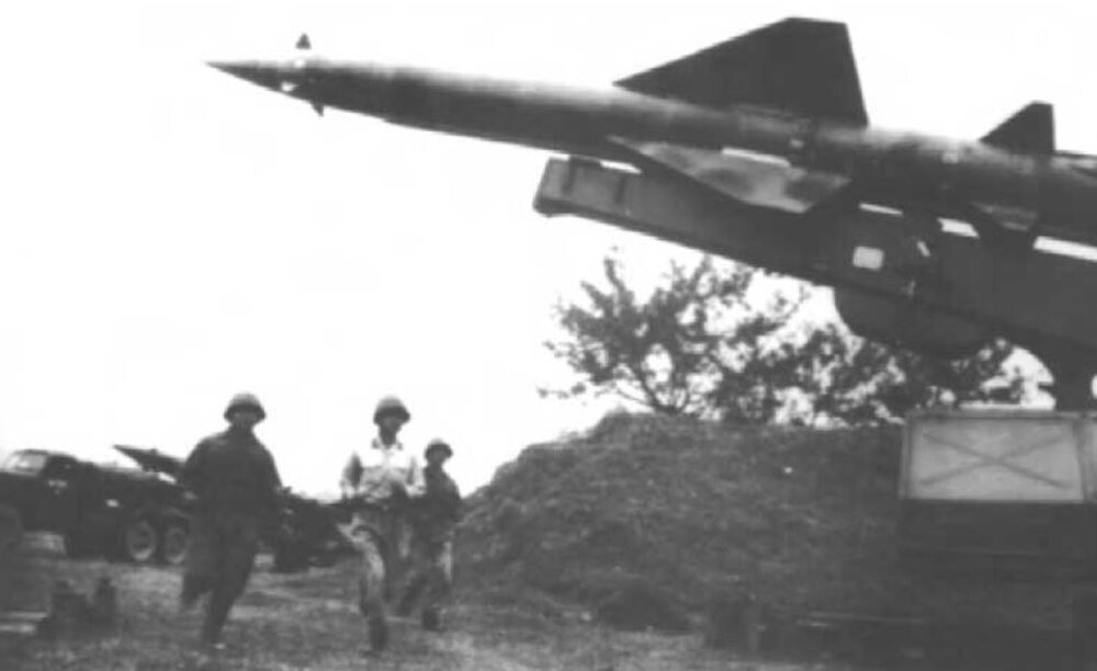 سرنگونی شش بمبافکن بی۵۲ در یک شب با موشکهای ساخت روسیه / عکس