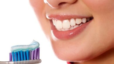 این ۶ نکته را برای سلامت دندان رعایت کنید/ چرا دهان طعم فلز می‌دهد؟