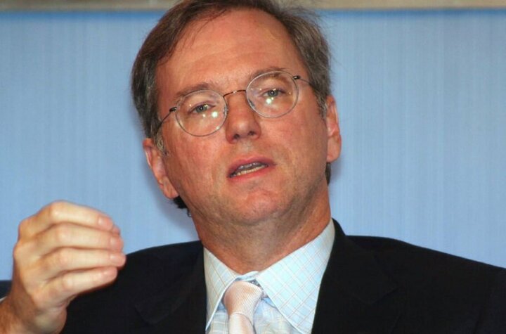 هشدار مدیرعامل سابق گوگل/ توقف توسعه هوش مصنوعی به نفع چین خواهد بود