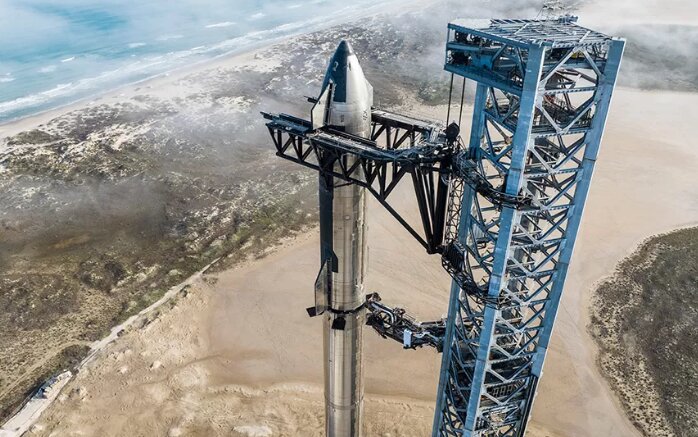 چشم دنیا به لحظه پرتاب بزرگترین موشک تاریخ / عکس