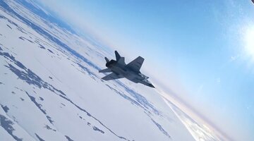 ویدیویی از رهگیری هواپیمای دشمن توسط جنگنده‌های روسی