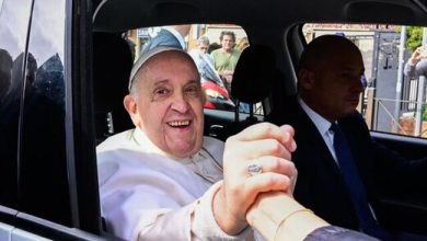 پاپ مرخص شد: من هنوز زنده‌ام!