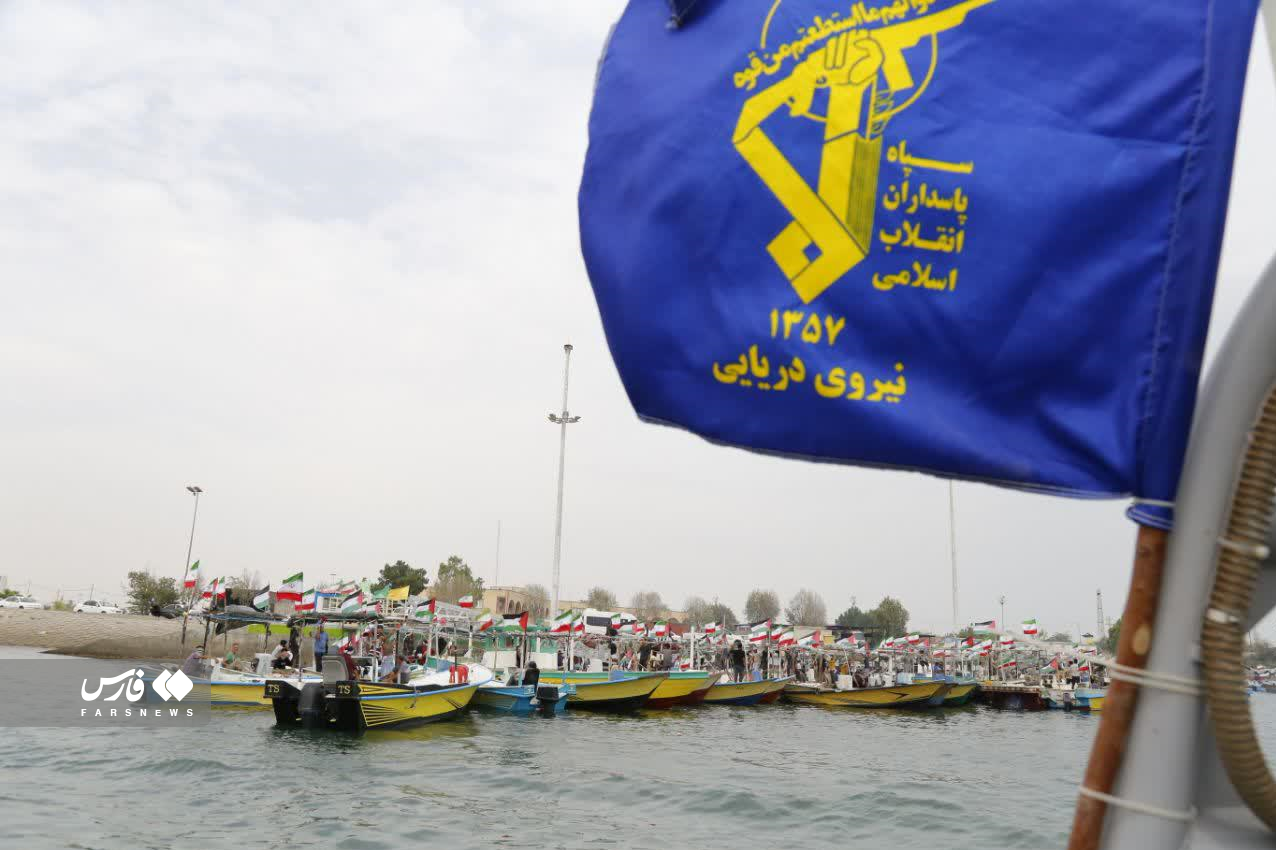  «پیام رژه ۲۷۰۰ شناور بسیج دریایی» در شمال و جنوب کشور + عکس‌ها