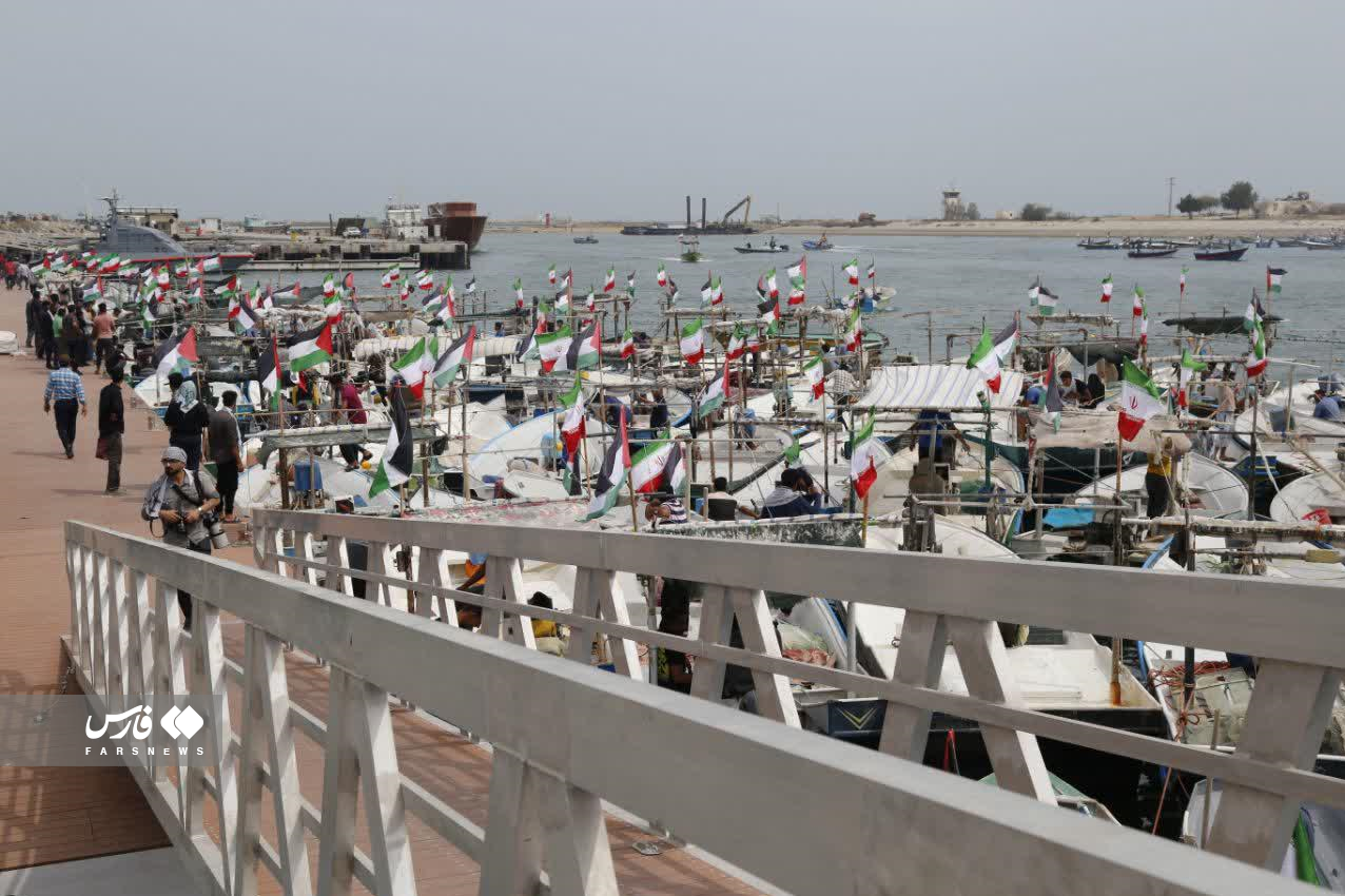  «پیام رژه ۲۷۰۰ شناور بسیج دریایی» در شمال و جنوب کشور + عکس‌ها