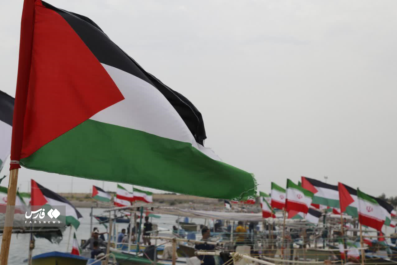  «پیام رژه ۲۷۰۰ شناور بسیج دریایی» در شمال و جنوب کشور + عکس‌ها