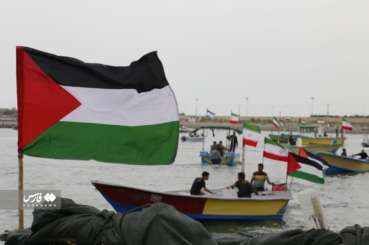  «پیام رژه ۲۷۰۰ شناور بسیج دریایی» در شمال و جنوب کشور + عکس‌ها