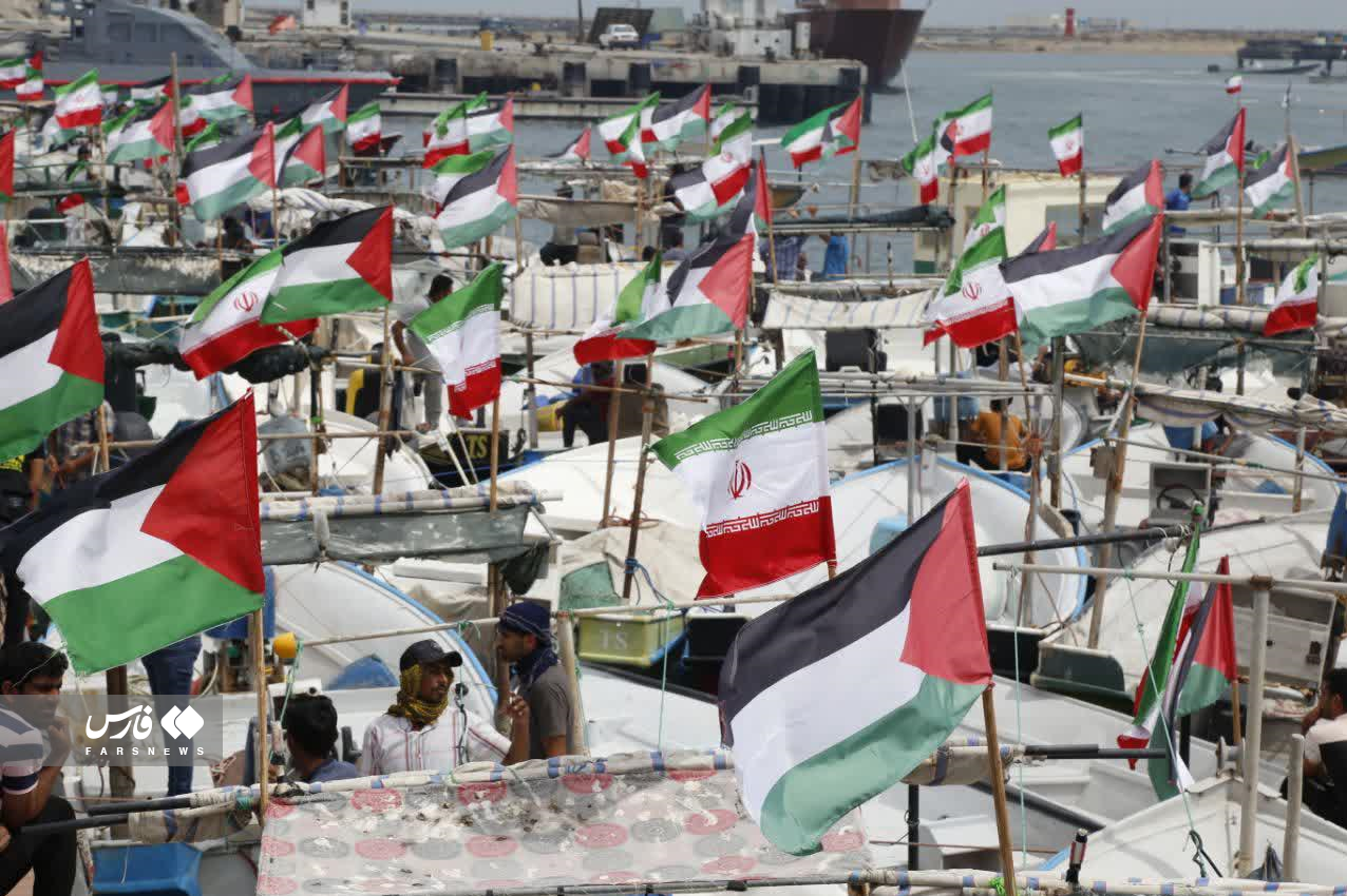  «پیام رژه ۲۷۰۰ شناور بسیج دریایی» در شمال و جنوب کشور + عکس‌ها