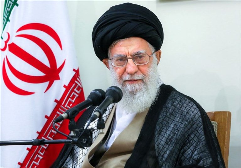 امام خامنهای: اشد مجازات برای عامل جسارت به ساحت قرآن مجید مورد اتفاق همه علمای اسلام است