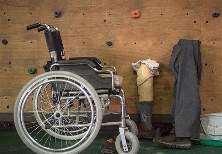 ایثارگران با حمله هکری به بنیاد شهید چه کنند؟ / جانباز شیمیایی: مسئولان در پاسخ به نیاز ضروری ما میگویند سیستمها قطع است!