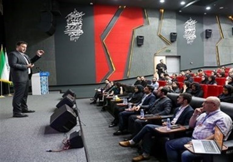 بررسی ابعاد مختلف مهاجرت در نخستین رویداد “کانکت تاک”