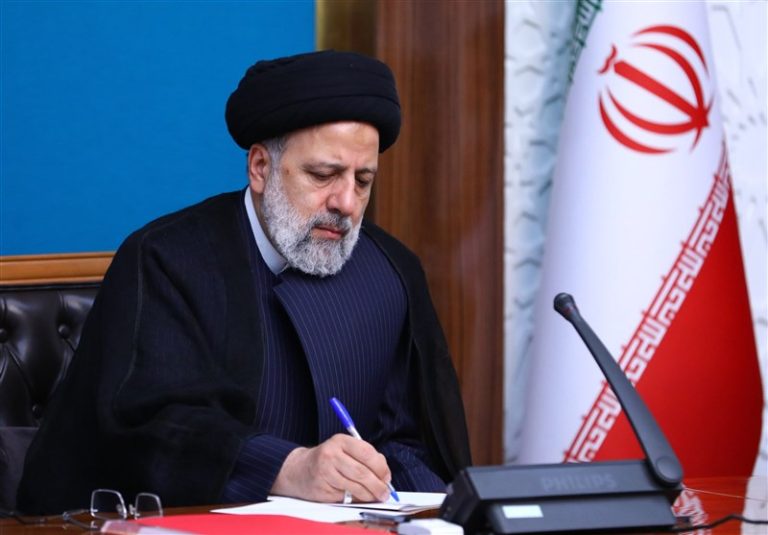 تسلیت رئیسی در پی درگذشت مادر شهیدان اصغری ترکانی