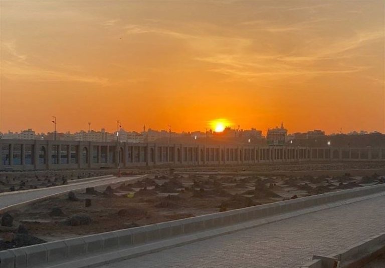 تصاویری از حال و هوای قبرستان بقیع + تصاویر