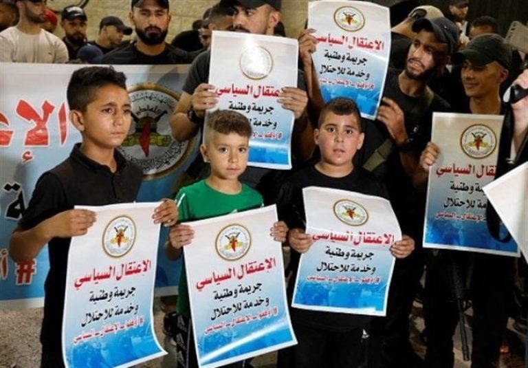 تظاهرات فلسطینیان در جنین علیه همکاری تشکیلات خودگردان با صهیونیستها