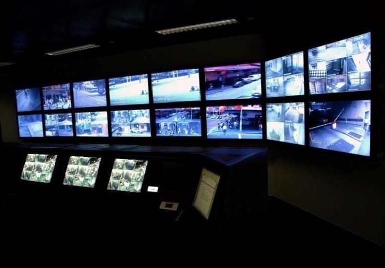 تلویزیون پای کار مهمانی ۱۰ کیلومتری غدیر/ ۸ واحد سیار در مسیر مستقر میشوند