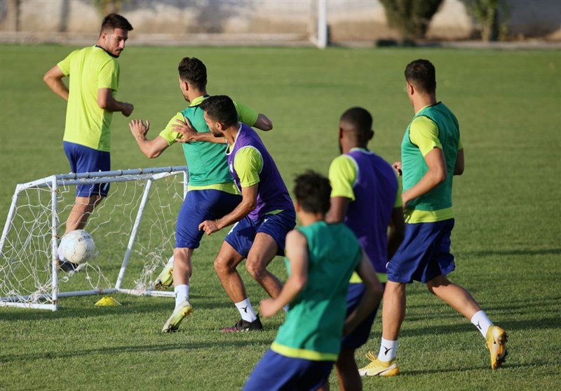 حاتمی: خدا به نکونام و تیمش رحم کند/ نصف بازیکنان استقلال را نمیشناسم!