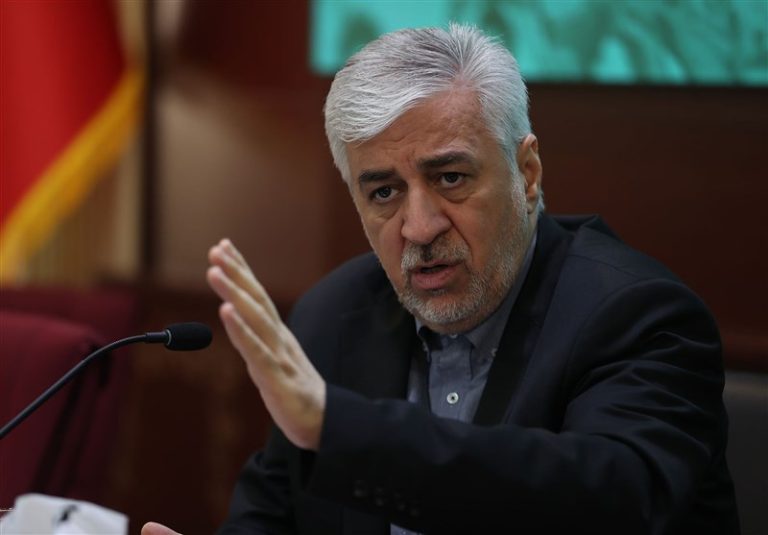 سجادی در واکنش به استعفایش: منتظر تصمیم رئیس جمهور هستم